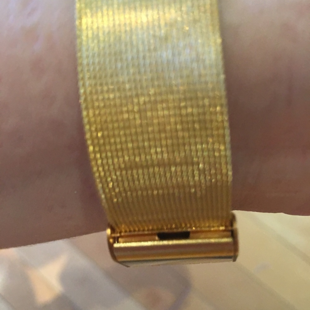 Beautiful gold on black watch🔥🍒 - Picture 4 of 8